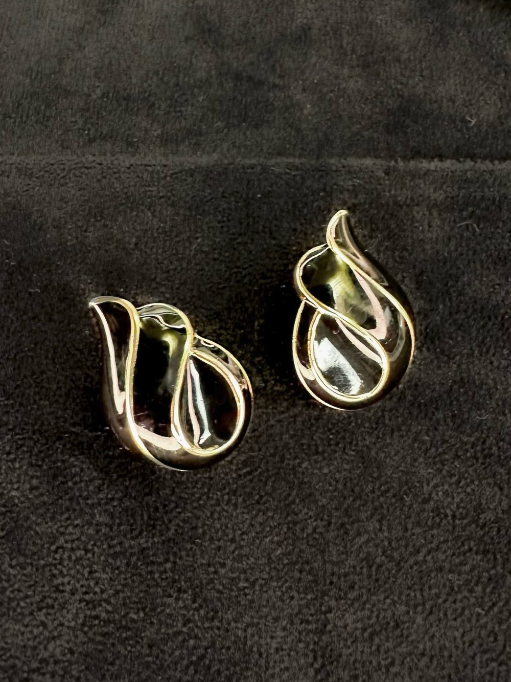 Vintage Swirl Earrings - Gold-toned with Black Enamel